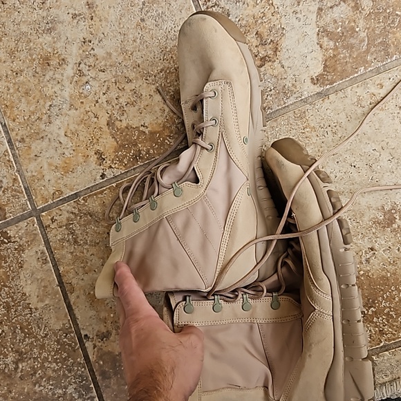 Nike size 12 Tan Combat Boot - Picture 2 of 5